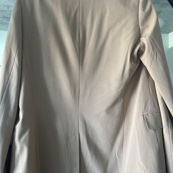 Dynamite Beige Suit SET - Picture 2 of 6